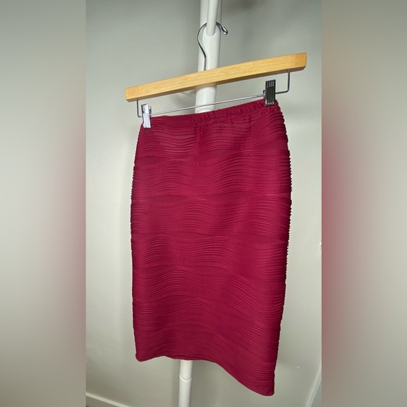 NaNa Ribbed Fuchsia Pencil Skirt - Picture 3 of 8